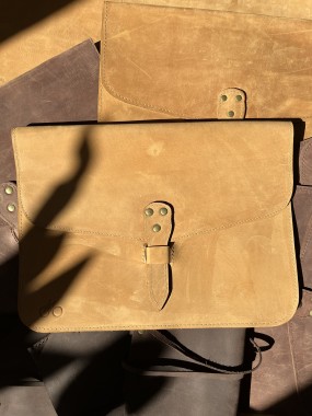 Skórzane etui na laptopa 13"  Sample Sale